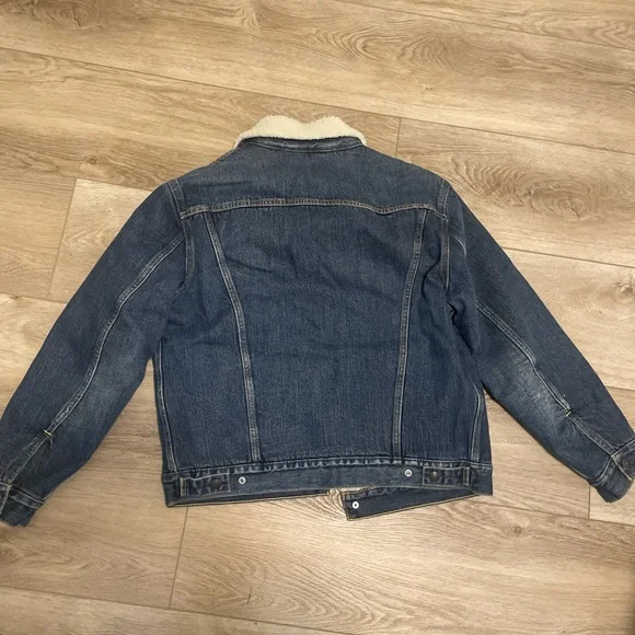 Levi's Sherpa-lined Denim Jacket - Picture 3 of 4